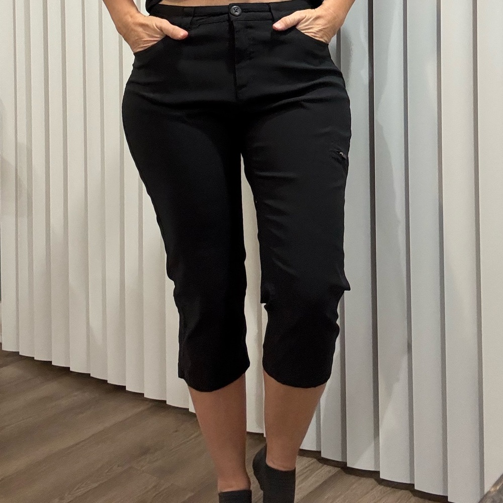 Eddie Bauer water Resistant Nylon High Rise Cropped Utility Pants
